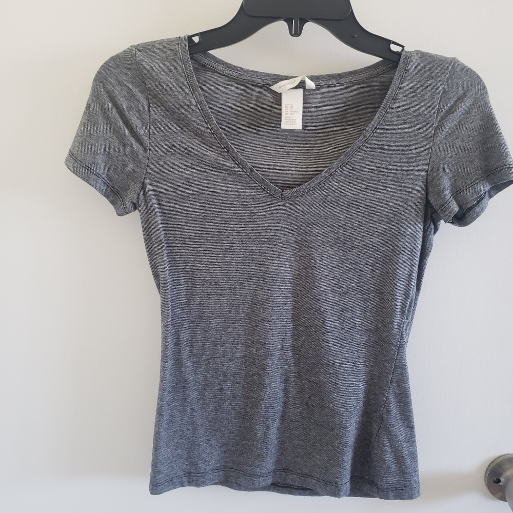 H&M Gray Tshirt